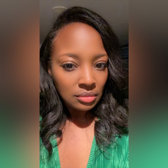 Meet your Posher, Moni - Picture 1 of 1